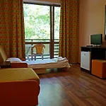 Ξενοδοχείο Bisser - Free Parking - Free Pool Access