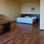 Ξενοδοχείο Bisser - Free Parking - Free Pool Access