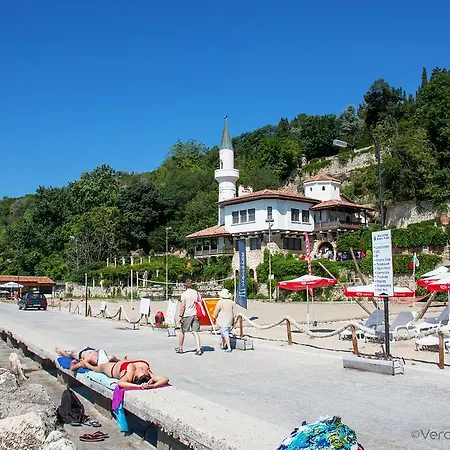 Hotel Bisser - Free Parking - Free Pool Access Balchik