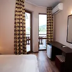 Hotel Bisser - Free Parking - Free Pool Access 2*