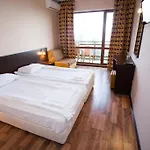 Bisser - Free Parking - Free Pool Access Balchik