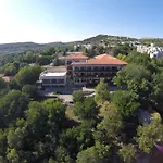 Hotel Bisser - Free Parking - Free Pool Access