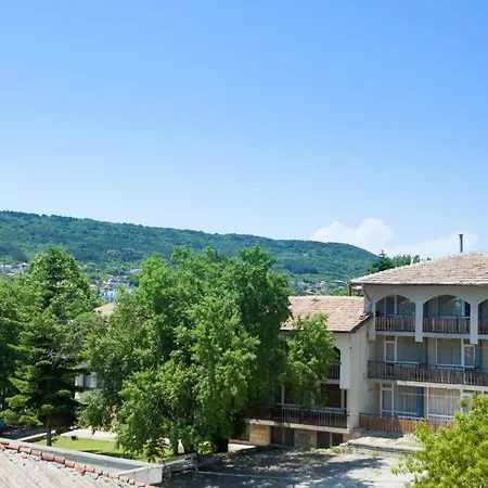 Hotel Bisser - Free Parking - Free Pool Access