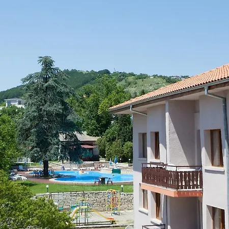 ホテル Bisser - Free Parking - Free Pool Access 2*