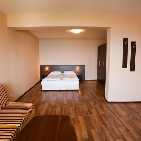 Bisser - Free Parking - Free Pool Access Ξενοδοχείο