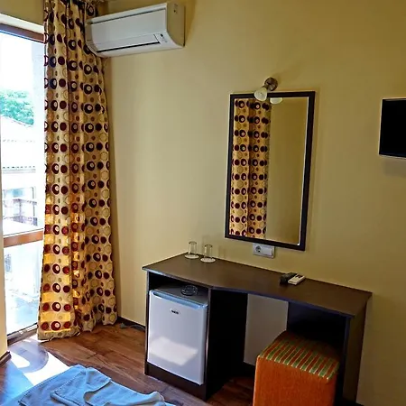 Ξενοδοχείο Bisser - Free Parking - Free Pool Access 2*