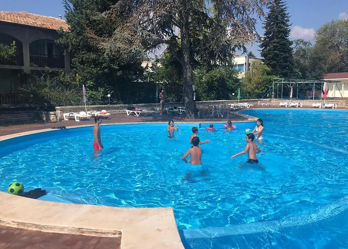 Hotel Bisser - Free Parking - Free Pool Access Balchik