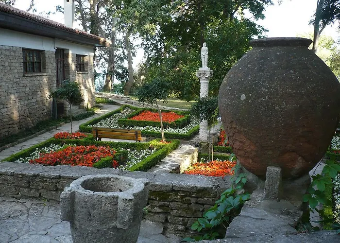 Bisser - Free Parking - Free Pool Access 2* Balchik