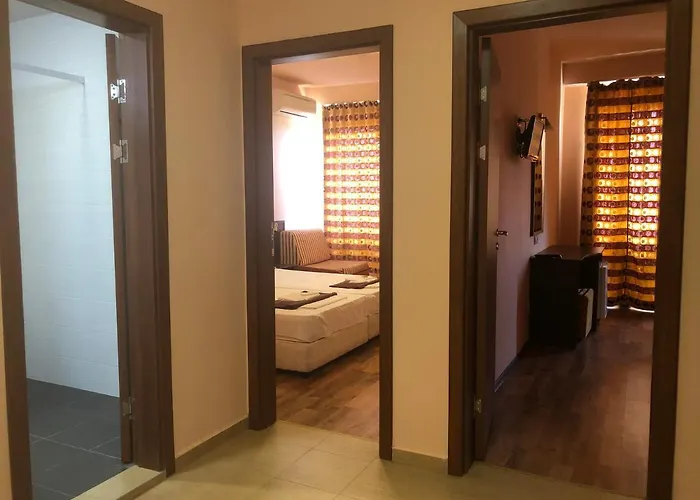 Bisser - Free Parking - Free Pool Access Hotel 2*