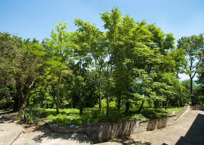 Hotel Bisser - Free Parking - Free Pool Access