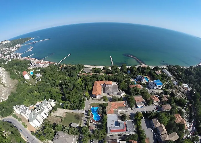 Bisser - Free Parking - Free Pool Access Balchik