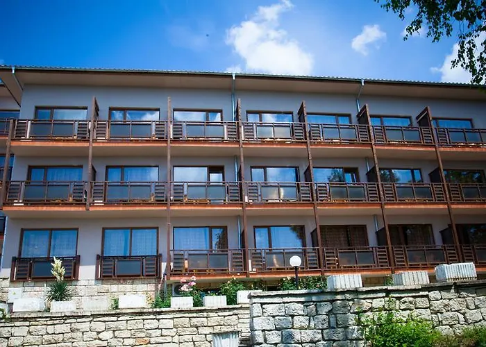 Bisser - Free Parking - Free Pool Access