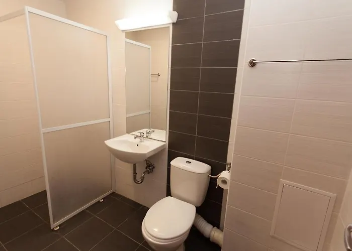 Bisser - Free Parking - Free Pool Access 2*