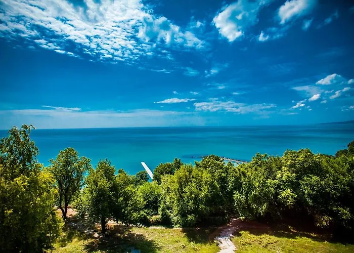 Hotel Bisser - Free Parking - Free Pool Access Balchik