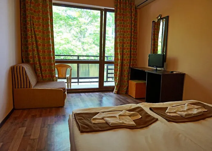 Hotel Bisser - Free Parking - Free Pool Access 2*