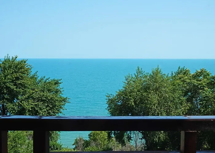 Bisser - Free Parking - Free Pool Access 2* Balchik