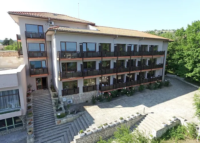 Hotel Bisser - Free Parking - Free Pool Access Balchik
